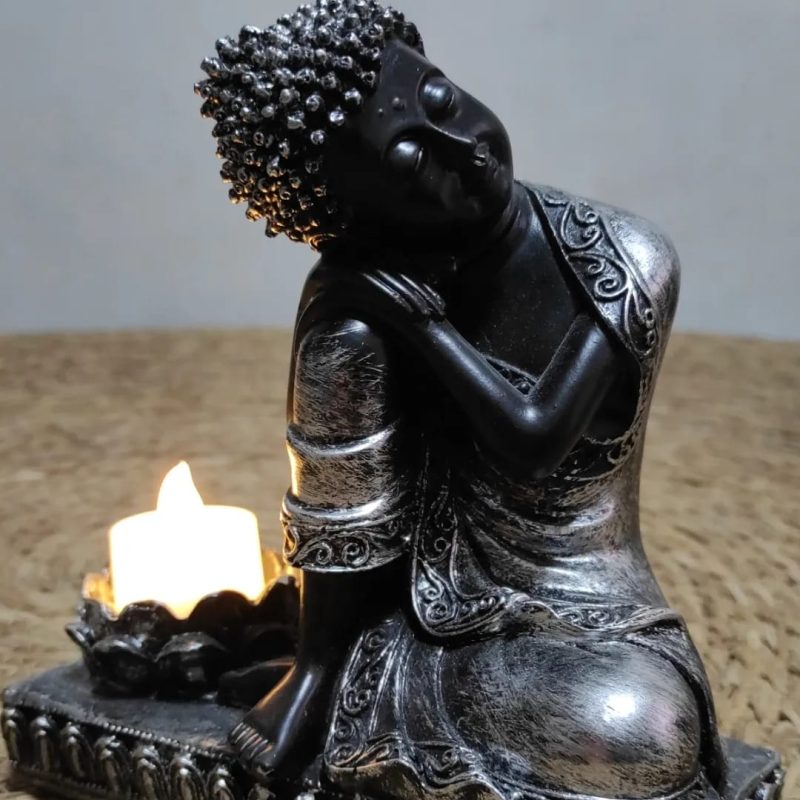 HERMOSO BUDA COLOR PLATA CON VELA LED 17 CM ALTO 16 CM LARGO 8 CM ANCHO COD:1690 🔥9.990🔥